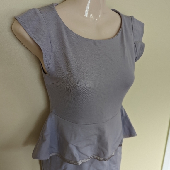 Alice + OLIVIA Lilac Victoria Peplum Dress 2 XS - Picture 4 of 12